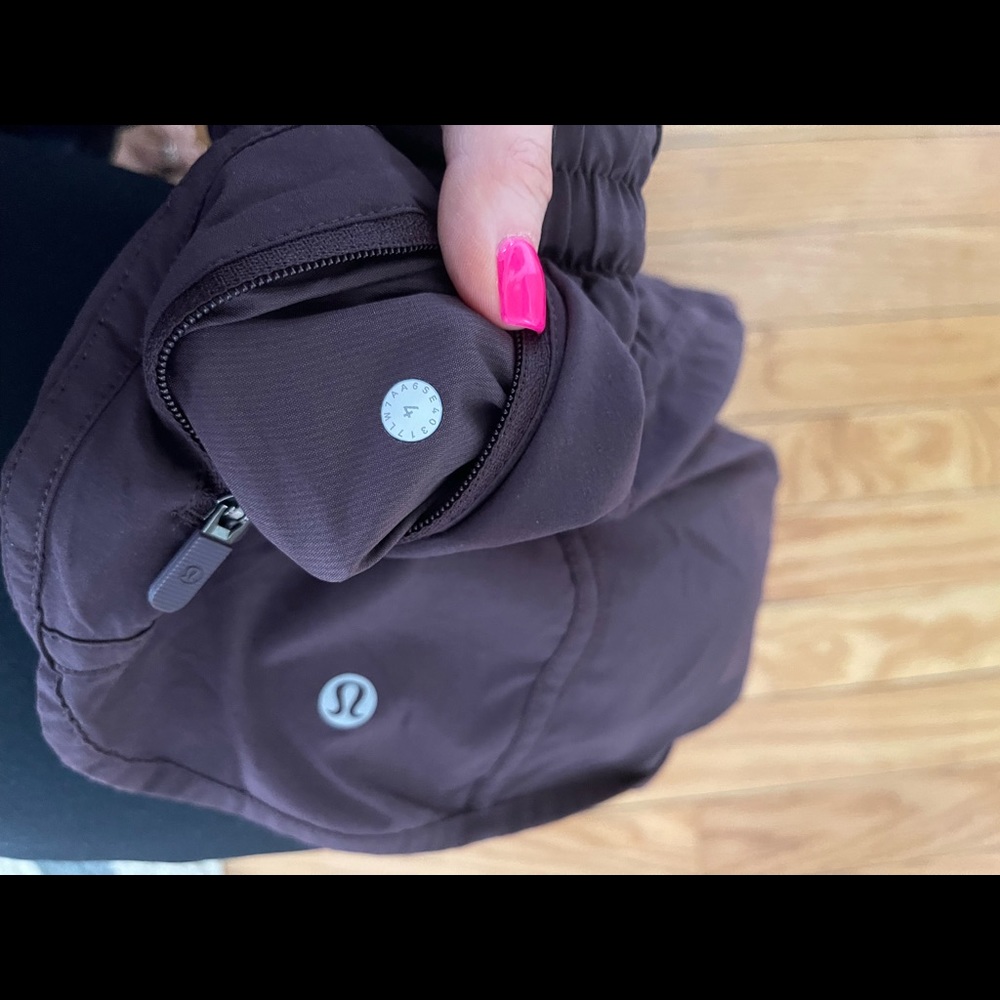 Lululemon Tracker short - Picture 3 of 4
